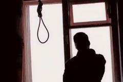 Λάρισα νωρίτερα: 24χρονος βρέθηκε κρεμασμένος στο σπίτι του