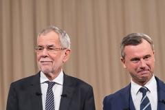 ΣΤΙΣ ΚΑΛΠΕΣ ΑΥΣΤΡΙΑΚΟΙ ΣΗΜΕΡΑ ΚΥΡΙΑΚΗ