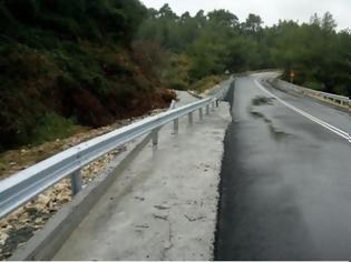 Φωτογραφία για Στην κυκλοφορία ο δρόμος Νέας Φώκαιας-Αθύτου στη Χαλκιδική