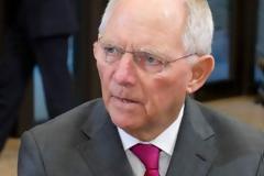 O Σόιμπλε υπονοεί πάλι Grexit: Χρειάζονται μεταρρυθμίσεις, όχι ελάφρυνση