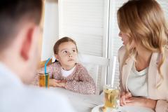 Από ποια ηλικία μπορούν τα παιδιά να καταλάβουν ότι τους λέτε ψέματα