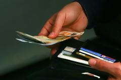 Ο βαρύς λογαριασμός με φόρους 6,9 δισ. ευρώ σε 25 μέρες