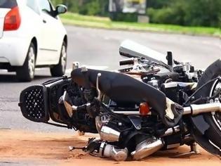 Φωτογραφία για Σοβαρό τροχαίο με μοτοσυκλετιστές – Κρίσιμα στο Νοσοκομείο 24χρονος