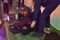 Τρίκαλα: Παρέσυρε και εγκατέλειψε την κοπέλα που βλέπετε - Οι εικόνες του τροχαίου