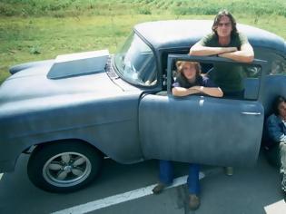 Φωτογραφία για Σινεμά & αυτοκίνητο: Two-Lane Blacktop 1971 [video]