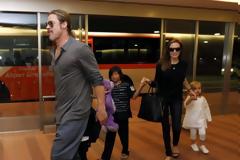 Η νέα συμφωνία Τζολί - Πιτ για τα παιδιά: Τεστ ναρκωτικών και συνεδρίες