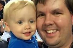 Ισόβια στον πατέρα που άφησε τον 22 μηνών γιο του να πεθάνει μέσα σε ζεστό αυτοκίνητο