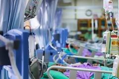 Ο πρώτος νεκρός της περιόδου από τη γρίπη – Τρεις ηλικιωμένοι νοσηλεύτηκαν στην εντατική