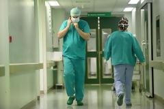 Στα βήματα των ενστόλων και οι γιατροί του ΕΣΥ