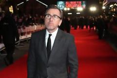 Σοκάρει γνωστός ηθοποιός: Ο παππούς μου βίαζε και έμενα και τον πατέρα μου