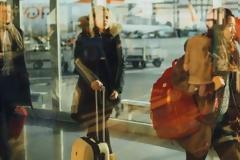 6 πράγματα που πρέπει ΟΠΩΣΔΗΠΟΤΕ να σταματήσεις να κάνεις στο αεροπλάνο!