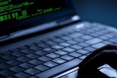 Ρώσοι χάκερς πουλάνε στοιχεία Ελλήνων στο διαδίκτυο