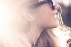 Οι 5 συνήθειες που σαμποτάρουν την ευτυχία σου χωρίς να το καταλαβαίνεις