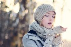 Έχεις συνέχεια κρύα χέρια και πόδια; Τα tips που θα σε βοηθήσουν να ζεσταθείς!