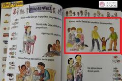 Απίστευτο! Κυκλοφόρησε στην Ελλάδα το πρώτο παιδικό βιβλίο που προωθεί τις ομοφυλόφιλες οικογένειες