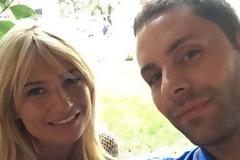 Ο γοητευτικός επιχειρηματίας στο πλευρό της Φαίης Σκορδά μετά το χωρισμό