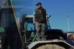 Οργισμένοι αγρότες στρατοπεδεύουν στο… λιμάνι Ηρακλείου