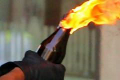 Μολότοφ σε διμοιρία των ΜΑΤ στα Εξάρχεια