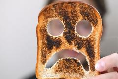 Ποιο κίνδυνο κρύβουν τα πολύ ξεροψημένα φαγητά