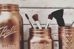 Πώς να καθαρίσεις εύκολα τα πινέλα μακιγιάζ