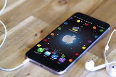 Στολίστε με χριστουγεννιάτικα λαμπάκια και χιόνι το iphone σας