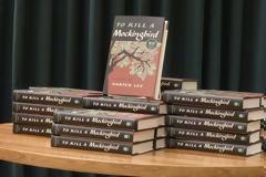 ΗΠΑ: Αποσύρουν το βιβλίο «Όταν σκοτώνουν τα κοτσύφια» από σχολεία της Βιρτζίνια