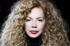 Ελένη Δήμου: Δείτε για πρώτη φορά τον κούκλο 23χρονο γιο της!