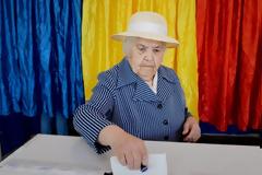 Βουλευτικές εκλογές στη Ρουμανία, με προβάδισμα των Σοσιαλδημοκρατών