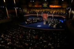 Η Πάτι Σμιθ παρέστη στην τελετή των Νόμπελ αντί του Μπομπ Ντύλαν [video]