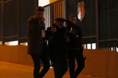 ΤΡΟΜΑΚΤΙΚΗ ΣΚΗΝΗ! Επαιζαν κιθάρα αμέριμνοι και πίσω τους έσκασε η βόμβα