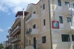 Ο δήμος Μακρακώμης και μια «επιλεκτική» διάρρηξη που γεννά ερωτηματικά