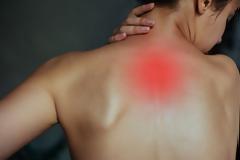 Ινομυαλγία: Τι είναι και με ποια συμπτώματα εκδηλώνεται