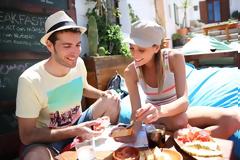 Πώς τα ταξίδια βοηθούν να χάσετε κιλά