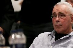 Δεν αποκλείει πρόωρες εκλογές ο Ζουράρις