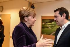 Στο Βερολίνο με τη Μέρκελ υπό το φόβο του Σόιμπλε ο Τσίπρας