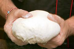 Εδώ ζυμώνεται – Εδώ ψήνεται: το ειδικό σήμα του φρέσκου ψωμιού στους φούρνους