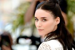 Με αυτό το χτένισμα θα είσαι καλοχτενισμένη από το πρωί μέχρι το βράδυ. Πώς το κάνουν 3 celebrities