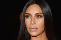 Πανεπιστήμιο προειδοποιεί τις απόφοιτες να μην ντυθούν σαν την Kim Kardashian