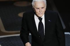 Κερκ Ντάγκλας: Η προεκλογική ομιλία του Ντόναλντ Τραμπ θα μπορούσε να ήταν του Χίτλερ