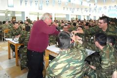 Ξεφάντωσαν οι νεοσύλλεκτοι στο ΚΕΕΜ!