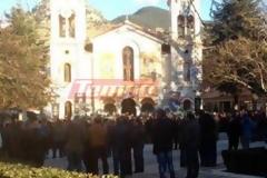 Θρήνος στην κηδεία της άτυχης Αρχοντούλας Λαζουρά Γουρζελά - Πλήθος κόσμου αποχαιρέτησε την αδελφή του Δημάρχου Καλαβρύτων