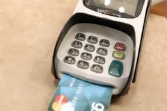 Αυτές είναι οι αποδείξεις που «χτίζουν» το αφορολόγητο με κάρτες