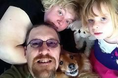 Έπνιξε την κόρη του και τα σκυλιά τους γιατί τον παράτησε η γυναίκα του