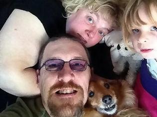 Φωτογραφία για Έπνιξε την κόρη του και τα σκυλιά τους γιατί τον παράτησε η γυναίκα του