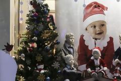 Από αύριο ξεκινά το εορταστικό ωράριο