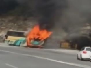 Φωτογραφία για Καβάλα: Εφιάλτης μαθητών σε φλεγόμενο λεωφορείο - Το βίντεο ντοκουμέντο της φωτιάς