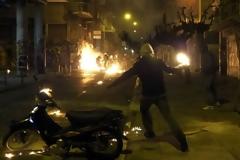 Επίθεση με μολότοφ σε διμοιρία των ΜΑΤ στα Εξάρχεια