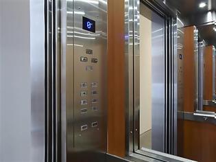 Φωτογραφία για Γιατί τα ασανσέρ έχουν καθρέφτες;