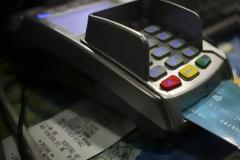 Το νέο σύστημα πληρωμών με πλαστικό χρήμα -Σαρωτικές αλλαγές στις συναλλαγές