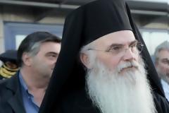 Ο μητροπολίτης Μεσογαίας Νικόλαος μιλά για τα Χριστούγεννα, το νόημα και την «απάτη» τους